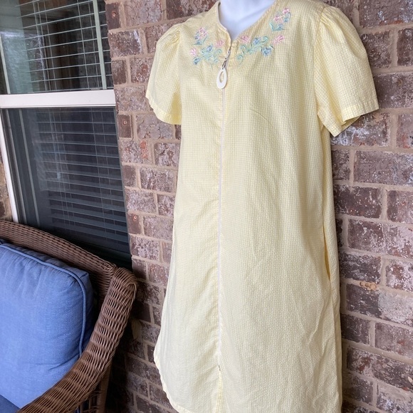 Premier Intimates Seersucker House Dress Size Medium - Picture 2 of 12